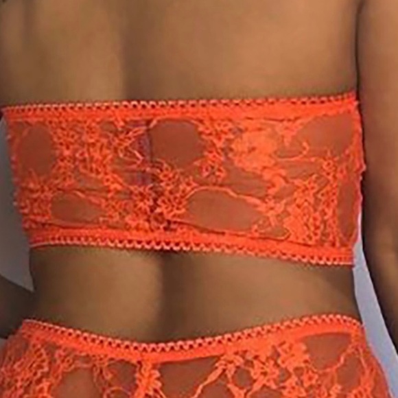 Lace lingerie - Picture 2 of 3